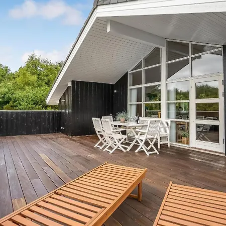 Amazing In With Kitchen Holiday home *